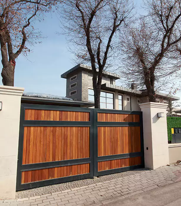 Wooden Gate Repair in Westchester, FL